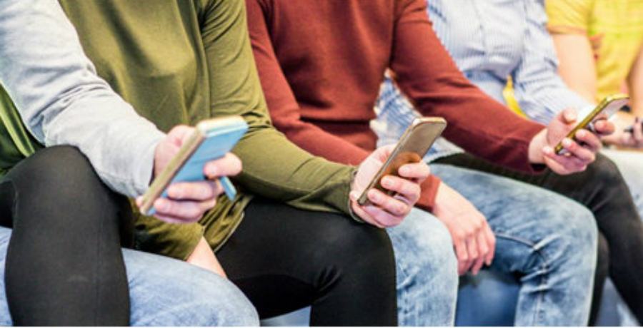 cyberbullismo giovani smartphone