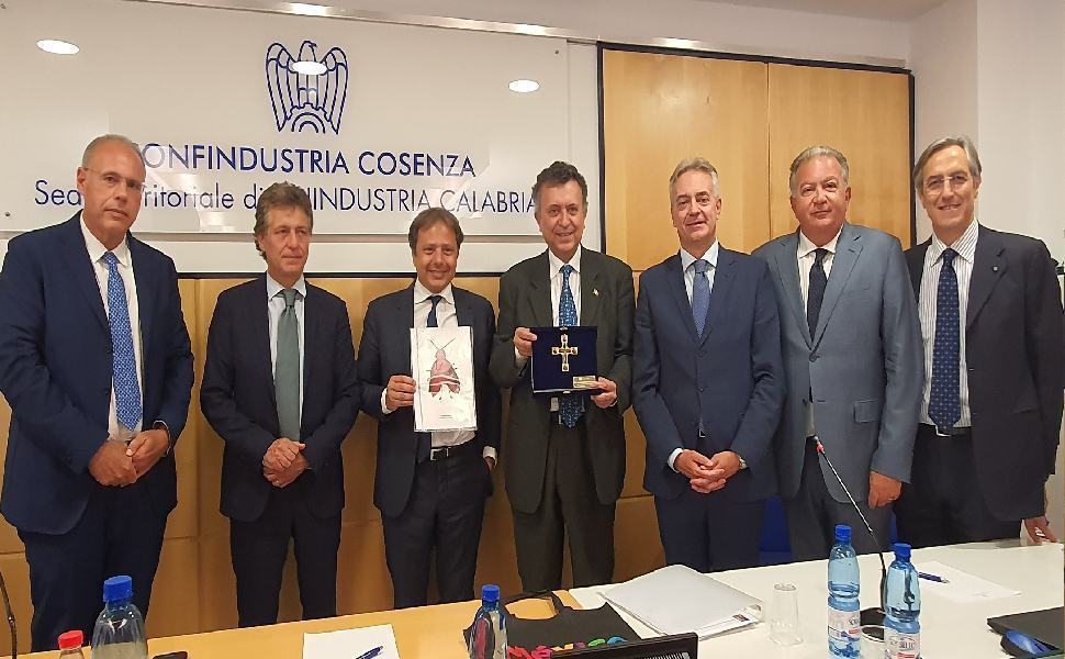 Messico e Calabria, l'incontro per potenziare gli scambi economici "volume di affari da 5 milioni" 51 da sinistra Rota Ferrara Amarelli De Alba Gallo Perciaccante Branda1