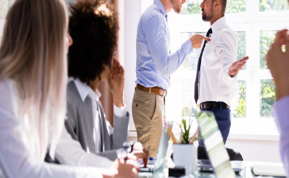 dipendente critica datore di lavoro