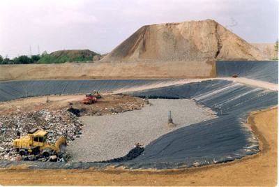Edilizia e sversamento rifiuti, per Oliverio valutare l'impatto sull'ambiente fa 'perdere tempo' 51 costruzione discarica