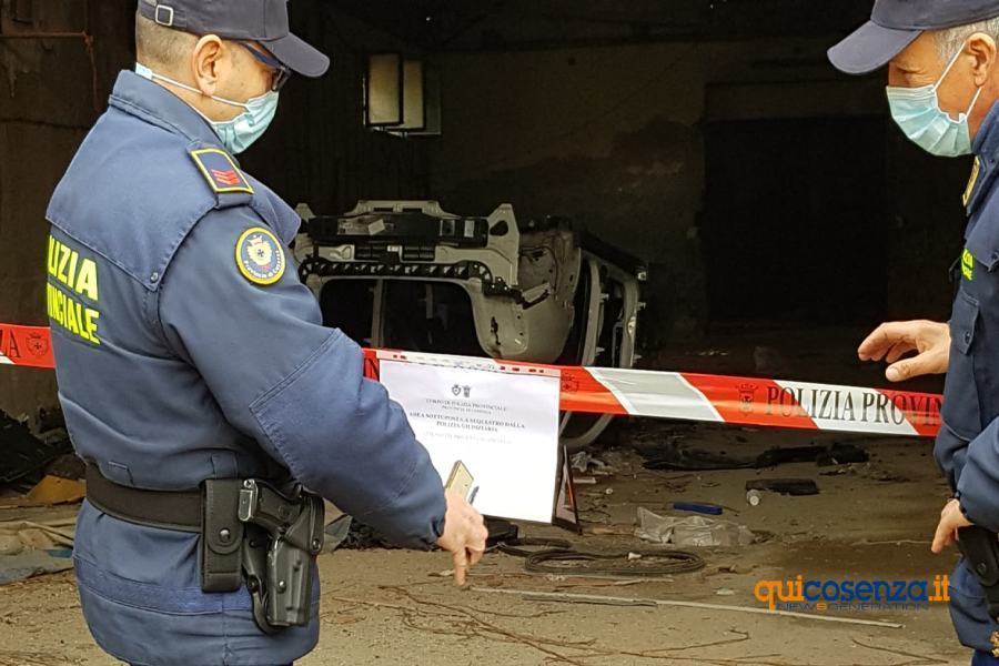 discarica e auto polizia provinciale cosenza via reggio calabria 03