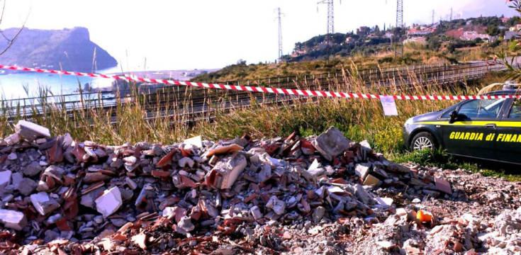 discarica praia a a mare