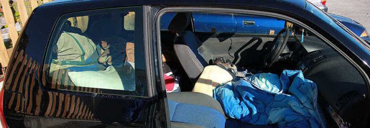 disoccupato cosenza dorme auto