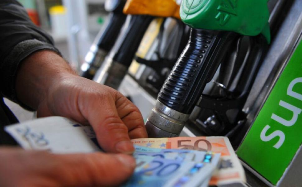 distributore benzina costo carburanti