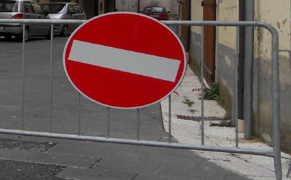 Cosenza, divieti di transito e sosta da domani e fino al 21 settembre 51 divieto transito 1