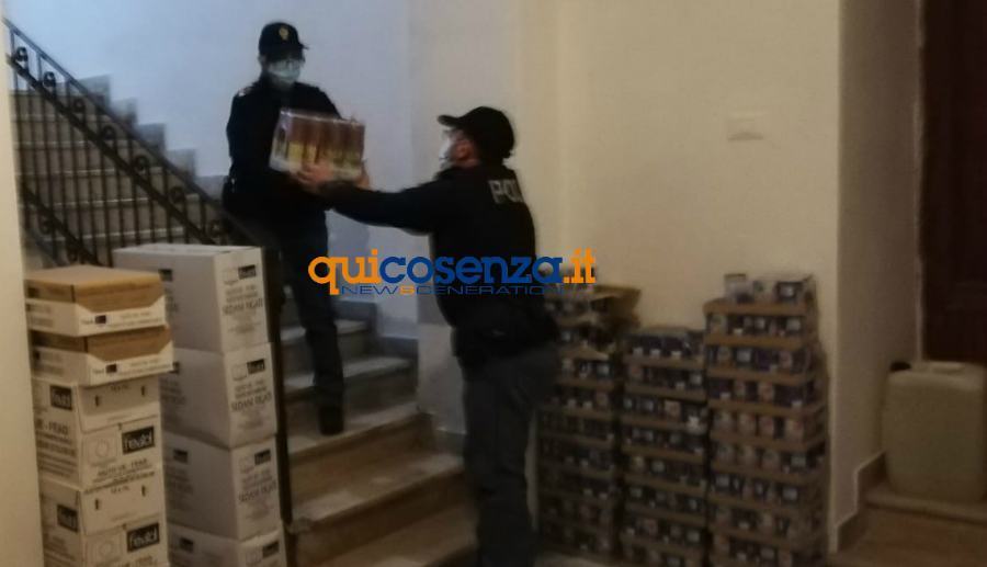 Natale solidale, i poliziotti cosentini donano beni alimentari per i poveri della città 51 donazione polizia natale mense poveri 01