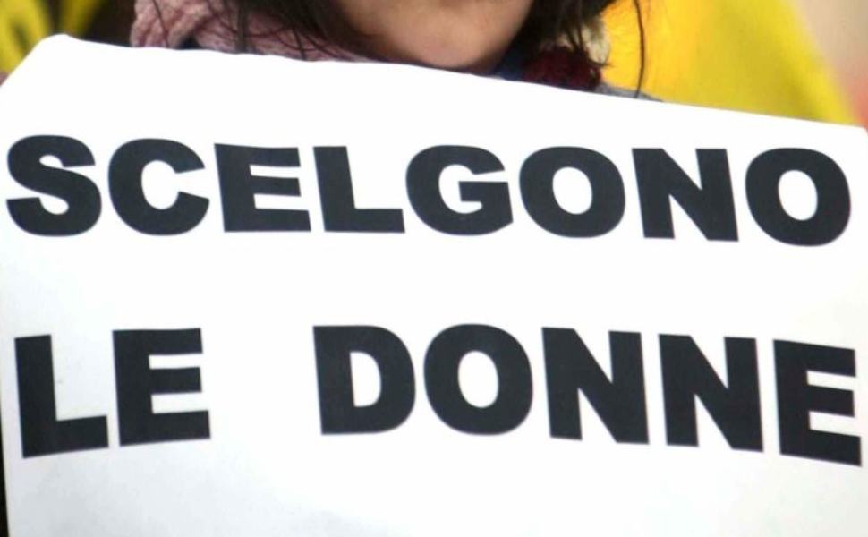 Cosenza, unico ginecologo non obiettore lascia l'ospedale "abortire non è un diritto" 51 donne diritto aborto