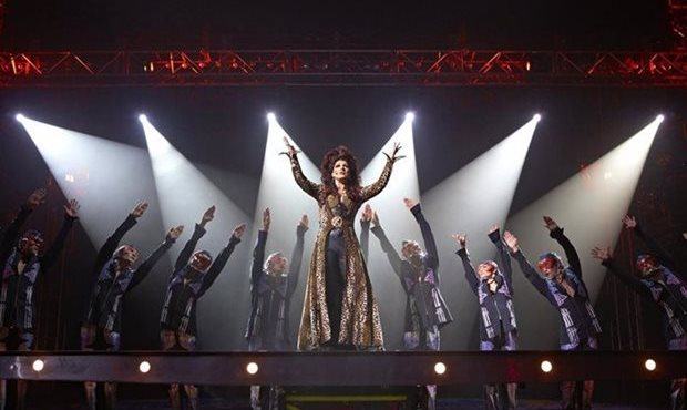 e queen we will rock you 1