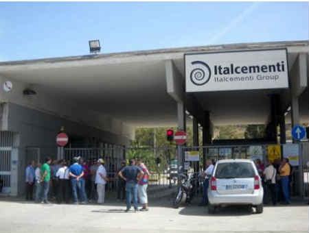 Italcementi, grillini e berluscones al fianco degli operai 78 e1ba04bf717ba31b3e10faf28226ffd3