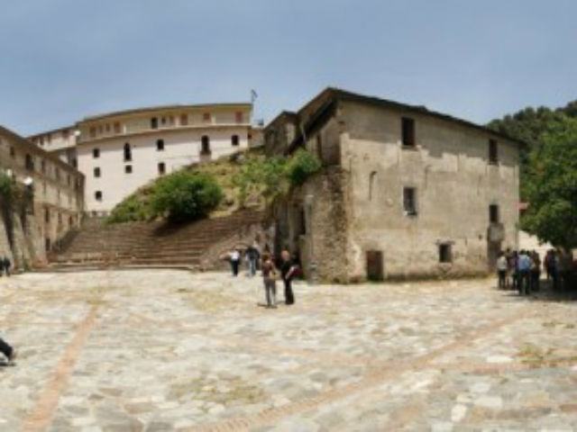 e3e43e64ef51c1e045494b824af806e9