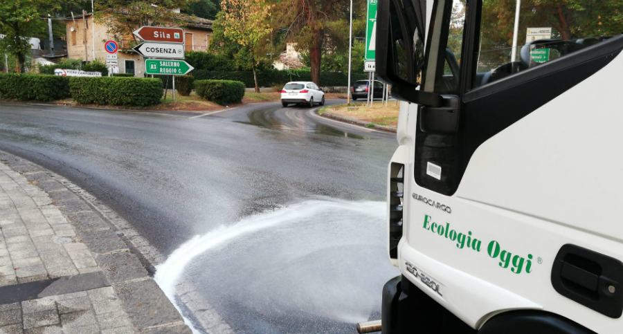 ecologia mezzo pulizia strade