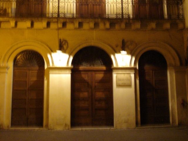 ee942152895ab17379319f19b18980a9