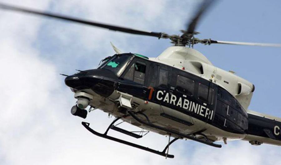 Rapina a Praia a Mare, fermato un romano. Ricercate altre 3 persone e recuperato il bottino 51 elicottero carabinieri