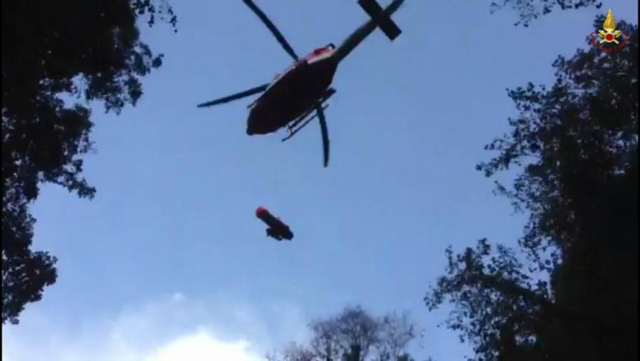 elicottero vigili fuoco escursionista recupero