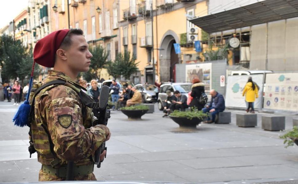 esercito strade sicure NA 023i