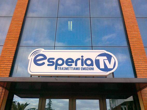 Giornalismo, ancora licenziamenti. Il caso Esperia Tv dal Prefetto, ma l'azienda diserta l'incontro 208 esperia tv Crotone