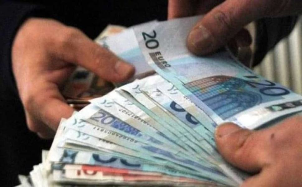 Estorcevano soldi a un giovane disabile: 2 arresti 51 estorisione