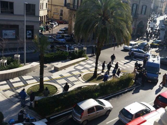 Bomba esplode davanti ad una macelleria alla periferia sud di Catanzaro 51 f021b2ff990b13814ebe5c8c688585ea