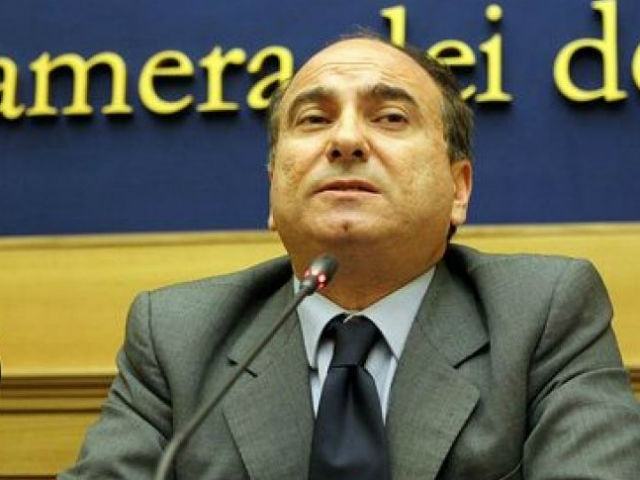 f4d26a937e93dbae003701b7a237c458