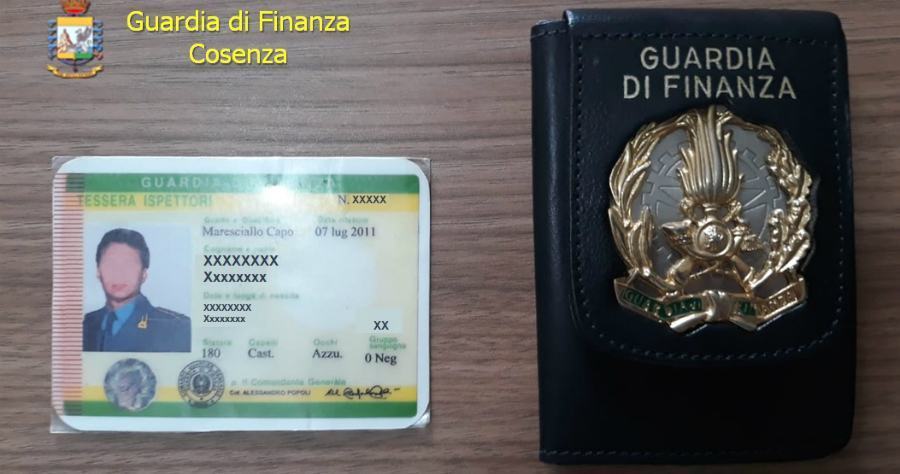 falso tesserino finanza arresto gdf cosenza