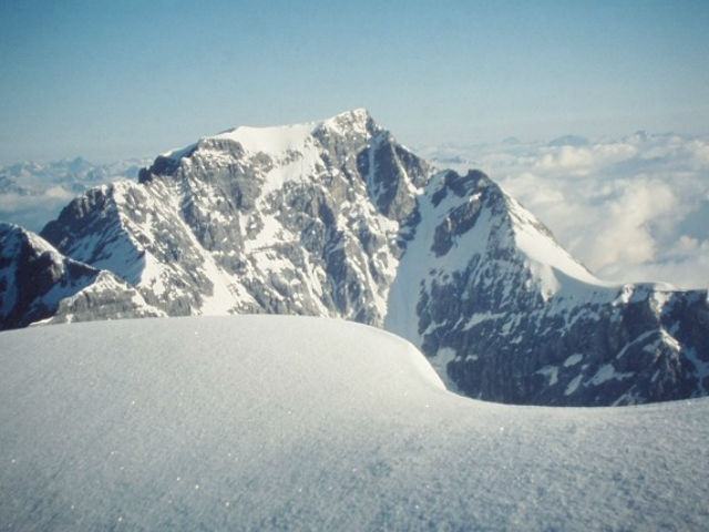 fc7df886478ab12f192085019f6e3032