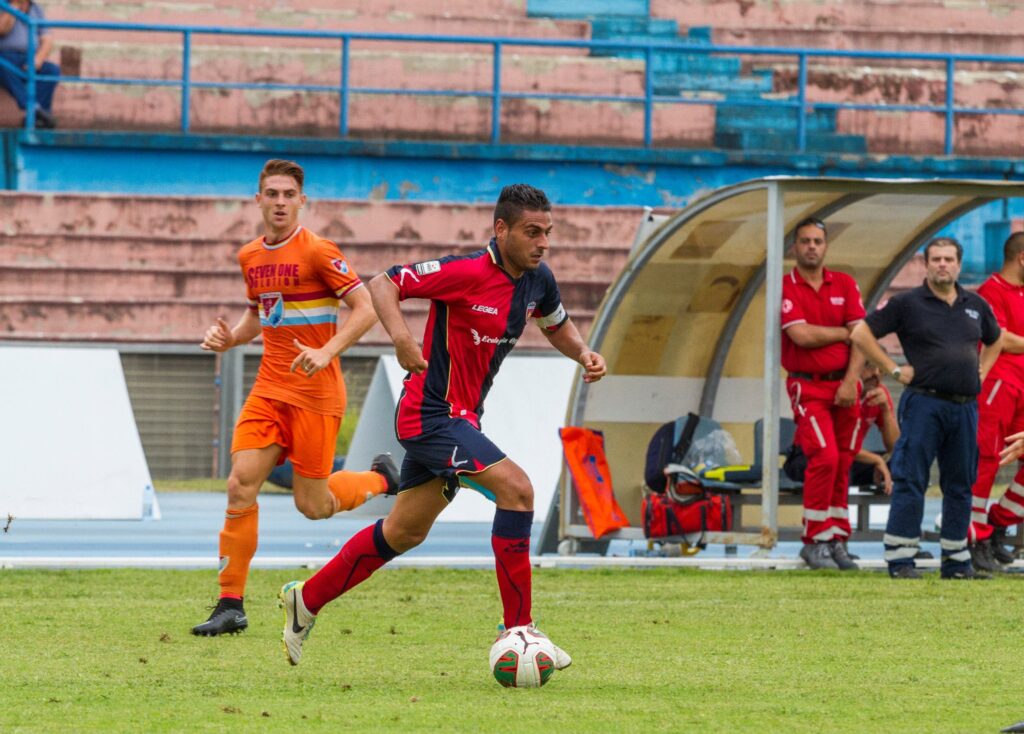 Mosciaro e Cosenza sempre più distanti: 'A Martina faccio tribuna? Non voglio essere convocato'. Roselli lo accontenta 1 fd5c3861436983a65a8fc64aece39b3b