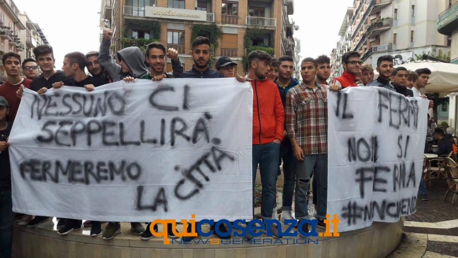 fermi corteo studenti