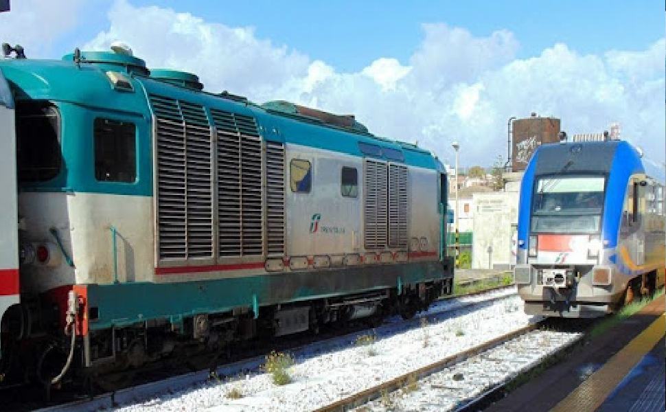 Massi sui binari, ripristinata la linea ferroviaria 51 ferrovie