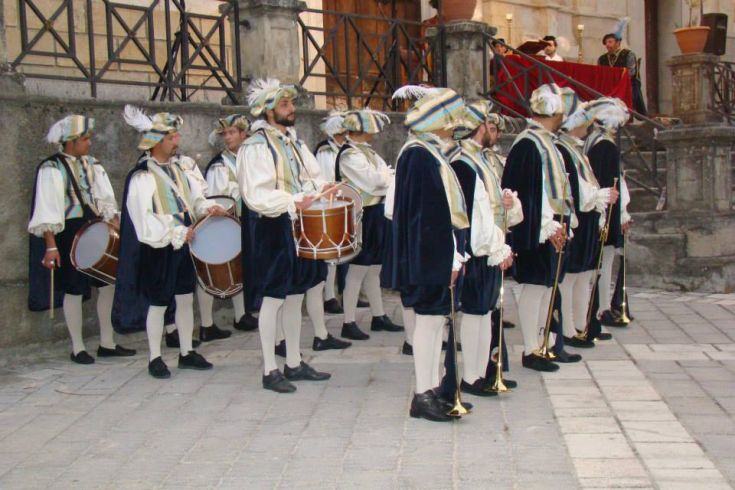 A Morano Calabro tradizioni ed eventi nell'annuale Festa della Bandiera 200 festa della bandiera morano