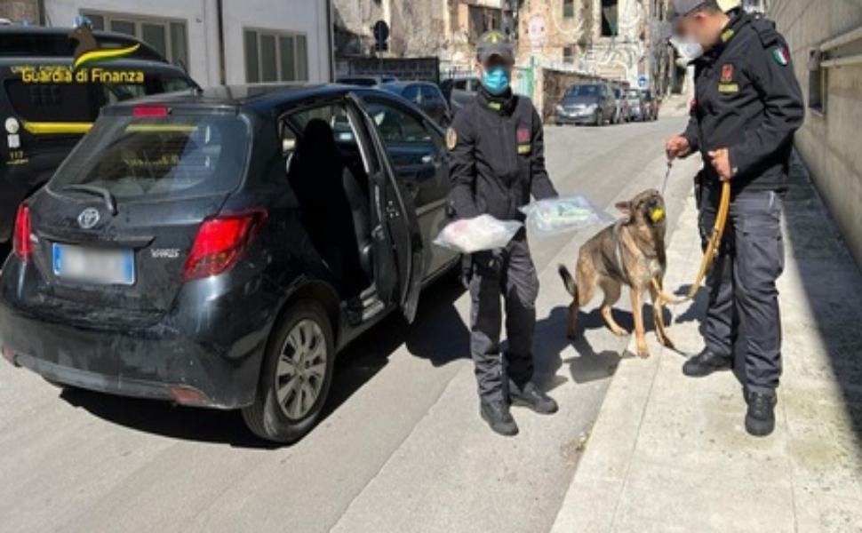 Droga nascosta in auto: arrestato presunto corriere con oltre 2 chili di cocaina 51 ff20476864f1957f97f81d0b49eb8db8