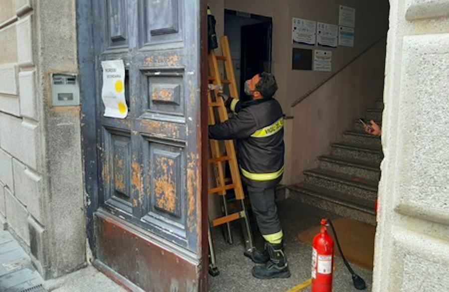 Principio di incendio in una scuola a Catanzaro. Attimi di paura, ma nessun ferito 51 fiammata scuola