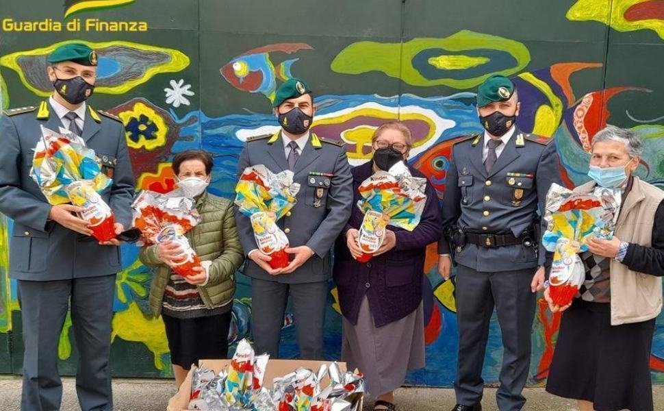 fiamme gialle uova pasqua