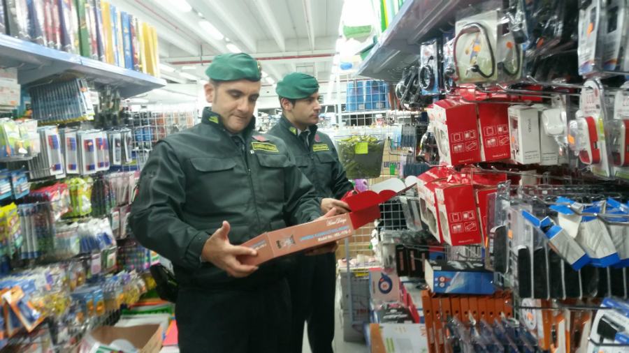 finanza negozio contraffazione