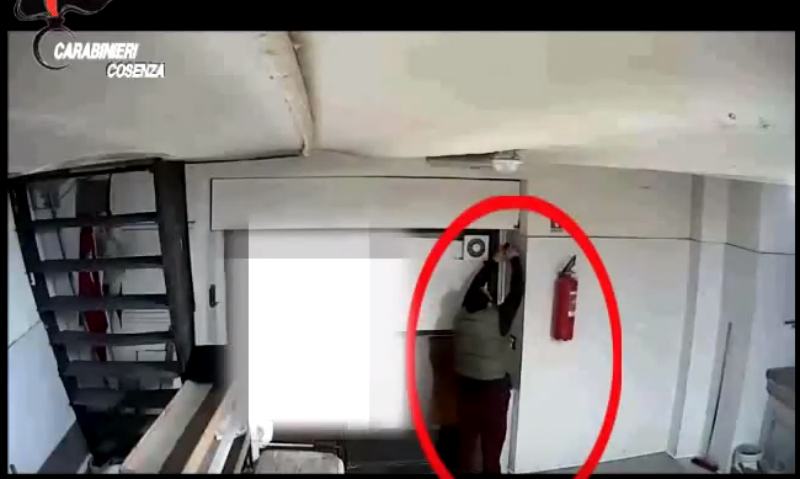 Nell'antico forno di S. Demetrio Corone, pane e marijuana. Sette arresti (NOMI - FOTO - VIDEO) 53 forno antico