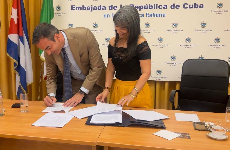 foto Occhiuto accordo con Cuba 2