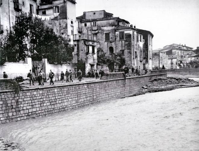 L'alluvione di Cosenza del 1959: circa 60 anni fa lo straripamento del Crati 80 foto alluvione del Crati 1959