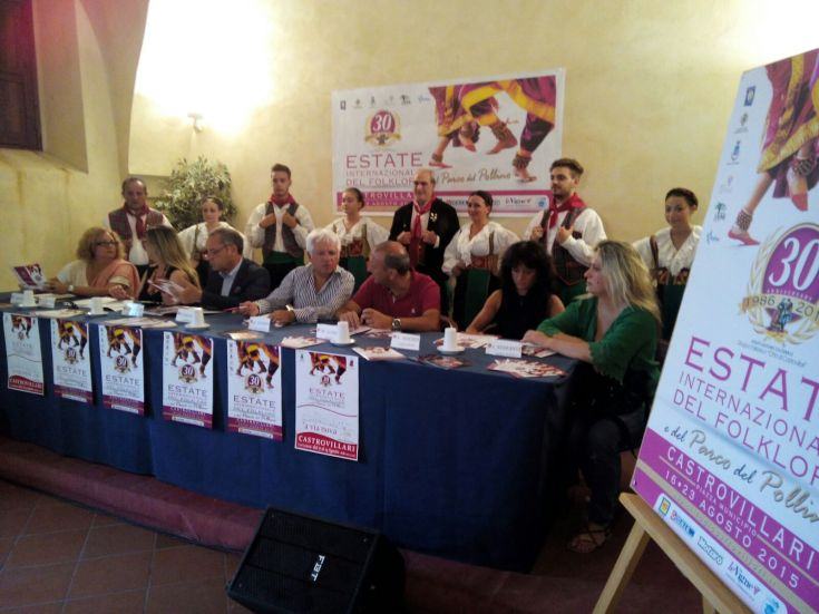 foto conferenza WA0001