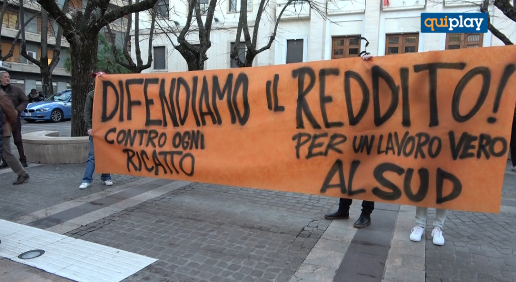 Reddito di cittadinanza, a Cosenza movimento 'La Base' in piazza per difendere il sussidio 1 foto rdc 1