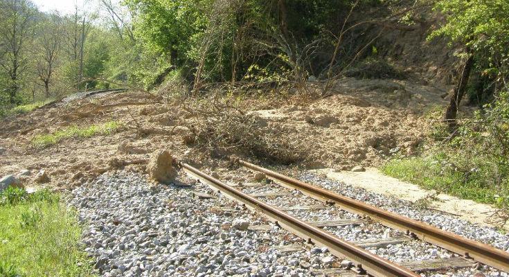 Treni: dopo dieci anni di disagi, 127 milioni di euro per la linea Cosenza - Catanzaro 51 frana 3