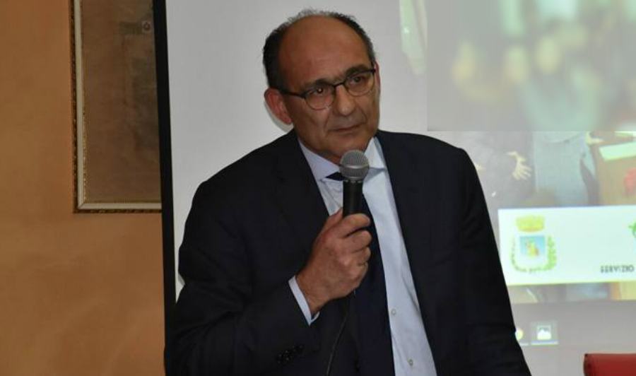 Grave intimidazione: busta con ordigno e accendino alla porta del sindaco 51 francesco scalfaro sindaco cortale cz