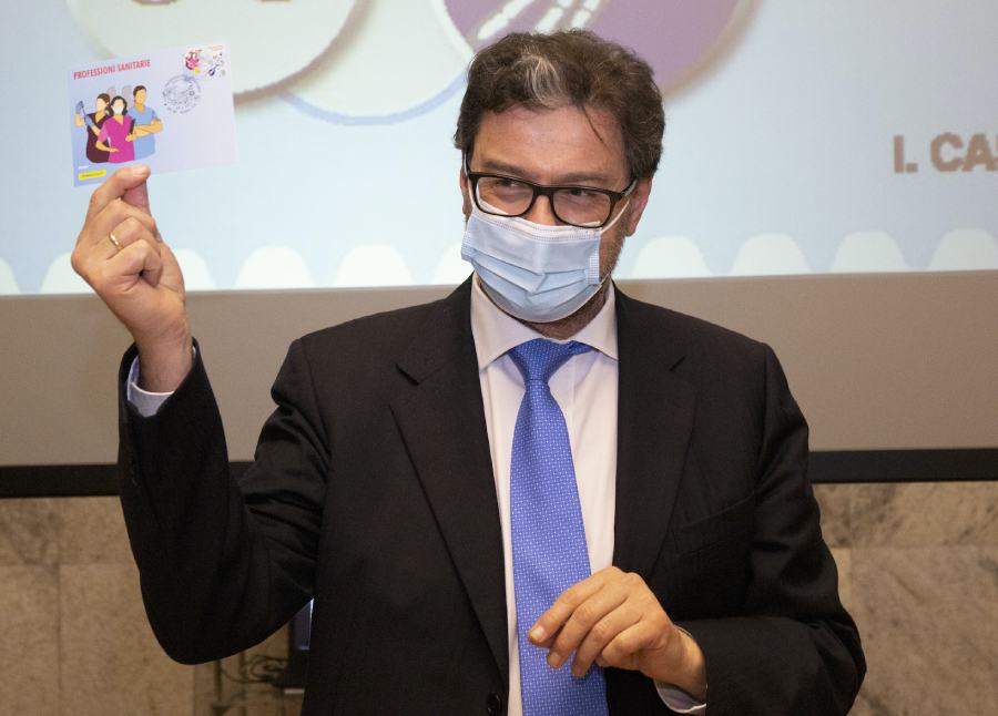 Covid, emesso un francobollo dedicato ai sanitari 68 francobollo giorgetti 1