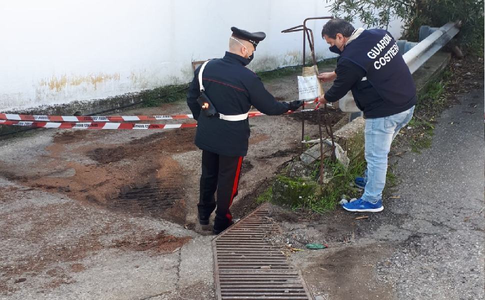 Chiazze scure e maleodoranti in un frantoio, scatta la denucia nel cosentino 51 frantoio cosentino 1