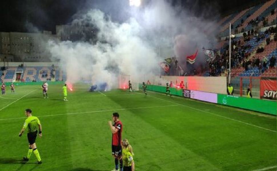 fumogeni stadio crotone