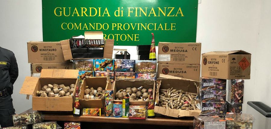 fuochi crotone finanza