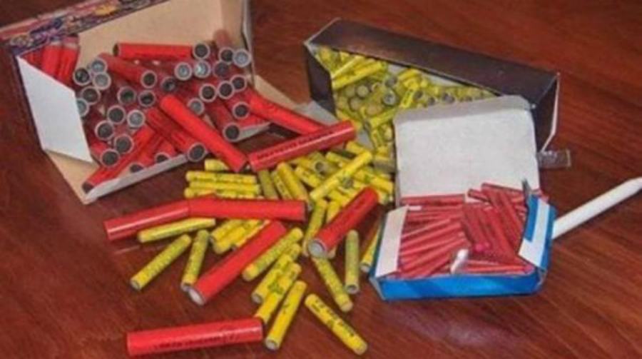 fuochi dartificio illegali petardi