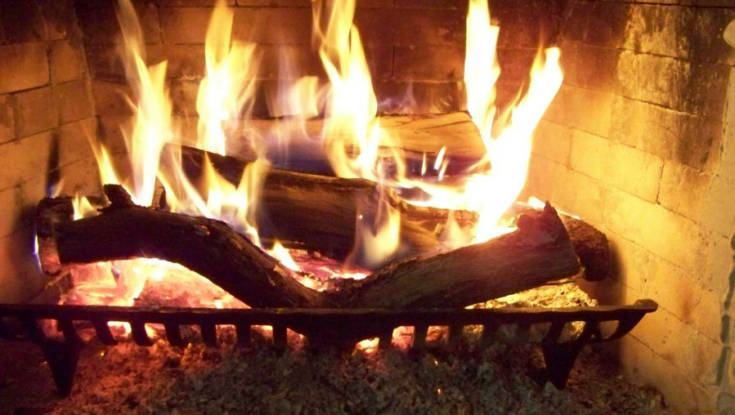 fuoco camino acceso 1