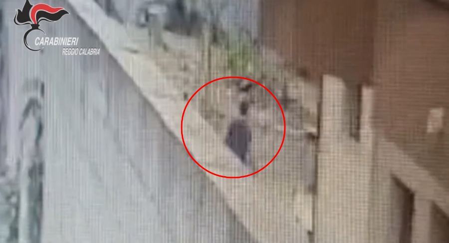 VIDEO - Furto in abitazione, due arresti. Incastrati dalle immagini della videosorveglianza 51 furto abitazione campo calabro