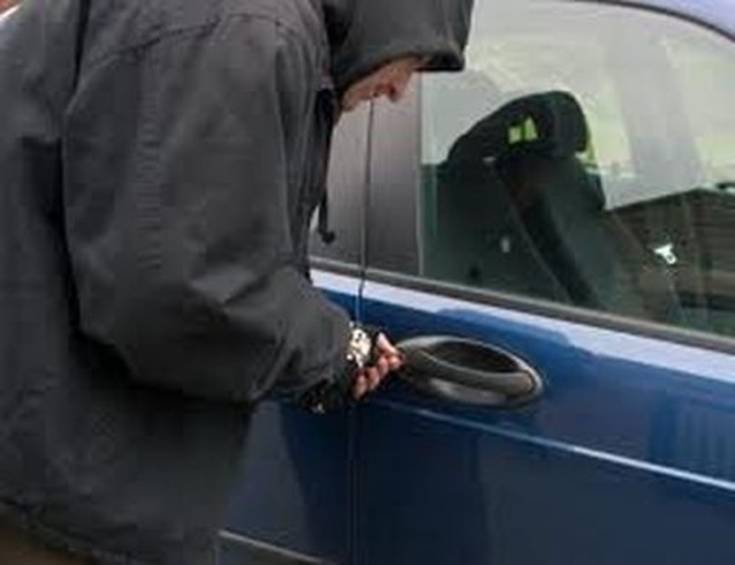 Sventato a Cosenza il tentativo di furto di due autovetture 51 furto auto 1