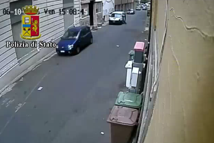 Poliziotti arrestano due persone a Cosenza durante la pausa pranzo (VIDEO) 51 furto