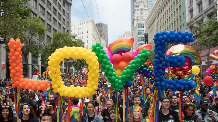 gay pride mondo 2018